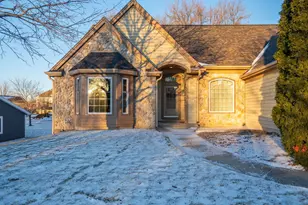 1115 Riverway Ct, Pewaukee, WI 53072 - Photo 33