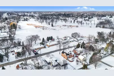 1401  Meadowbrook Blvd, Racine, WI 53405 - Photo 9