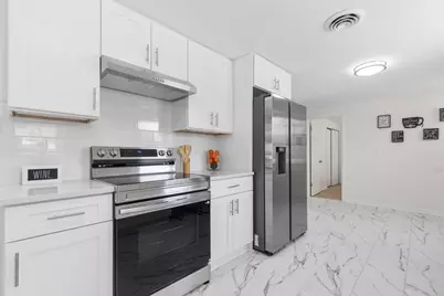 1401  Meadowbrook Blvd, Racine, WI 53405 - Photo 3