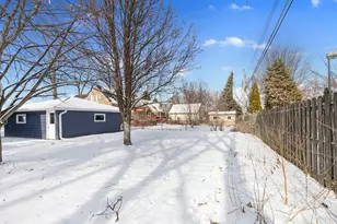 1401 Meadowbrook Blvd, Racine, WI 53405 - Photo 43