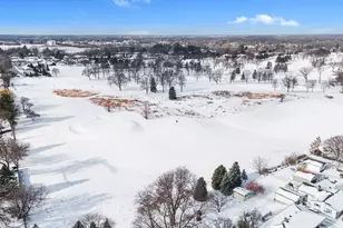 1401 Meadowbrook Blvd, Racine, WI 53405 - Photo 39