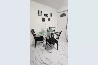 1401  Meadowbrook Blvd, Racine, WI 53405 - Photo 31