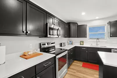 830  Burr Oak Ct, Oconomowoc, WI 53066 - Photo 11