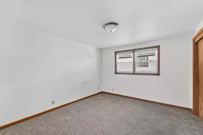 2545 S 60th St, West Allis, WI 53219 - Photo 9