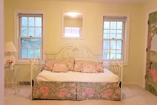 W280N1690 Golf View Dr, Delafield, WI 53072 - Photo 9