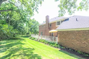 W280N1690 Golf View Dr, Delafield, WI 53072 - Photo 19