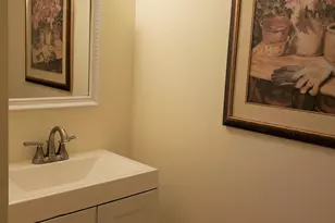 W280N1690 Golf View Dr, Delafield, WI 53072 - Photo 15