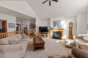 N5372 Loraine Ct, Fredonia, WI 53021 - Photo 7