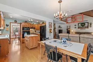 W1072 Hilltop Rd, Rubicon, WI 53078 - Photo 7