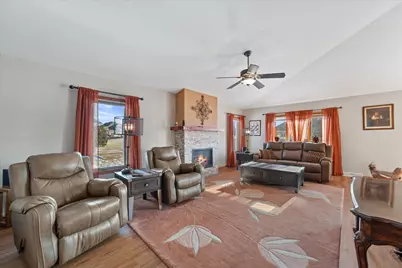 367 N Redding Cir, Belgium, WI 53004 - Photo 5