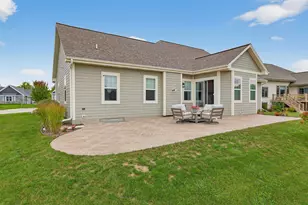 N88W18601 Duke St, Menomonee Falls, WI 53051 - Photo 27