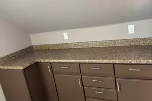 9208 W Swan Cir, Milwaukee, WI 53225 - Photo 21