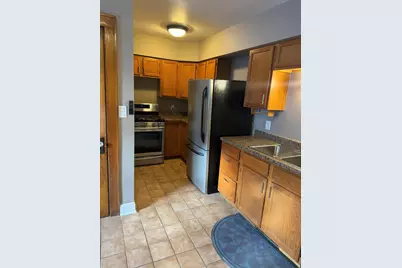 9208 W Swan Cir, Milwaukee, WI 53225 - Photo 11