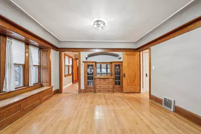 9208 W Swan Cir, Milwaukee, WI 53225 - Photo 7