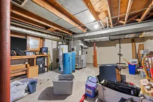 W220N2612 Maplewood Ln, Pewaukee, WI 53186 - Photo 25