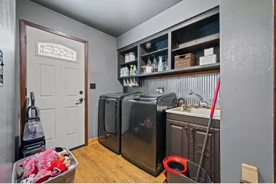 W220N2612  Maplewood Ln, Pewaukee, WI 53186 - Photo 11