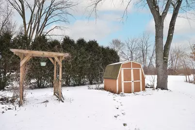 10156 S Nicholson Rd, Oak Creek, WI 53214 - Photo 29