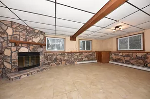 10156 S Nicholson Rd, Oak Creek, WI 53214 - Photo 17