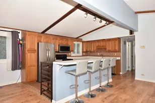 10156 S Nicholson Rd, Oak Creek, WI 53214 - Photo 11