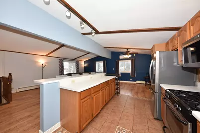 10156 S Nicholson Rd, Oak Creek, WI 53214 - Photo 9