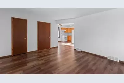 137  Judge Dr, Saukville, WI 53080 - Photo 5