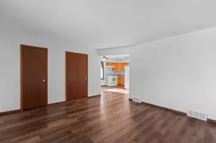 137 Judge Dr, Saukville, WI 53080 - Photo 5