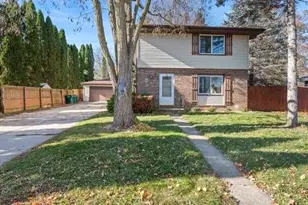 137 Judge Dr, Saukville, WI 53080 - Photo 1