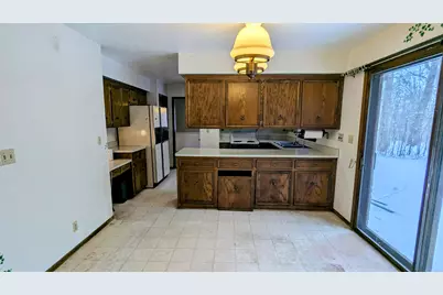 N85W17745  Ann Ave, Menomonee Falls, WI 53051 - Photo 15