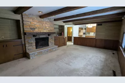 N85W17745  Ann Ave, Menomonee Falls, WI 53051 - Photo 11