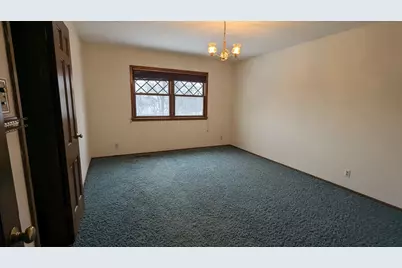 N85W17745  Ann Ave, Menomonee Falls, WI 53051 - Photo 33