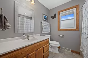 W152N5519 Beaver Dr, Menomonee Falls, WI 53051 - Photo 7