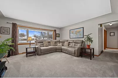 W152N5519  Beaver Dr, Menomonee Falls, WI 53051 - Photo 3