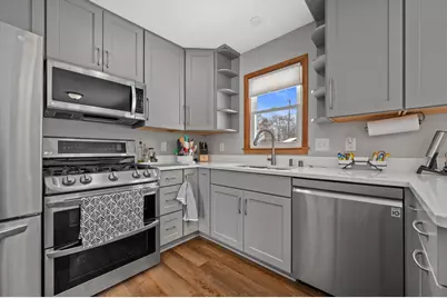 W152N5519  Beaver Dr, Menomonee Falls, WI 53051 - Photo 5