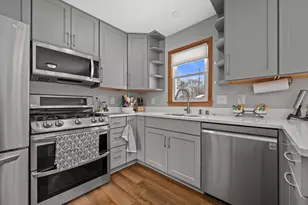 W152N5519 Beaver Dr, Menomonee Falls, WI 53051 - Photo 5