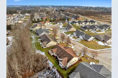 436  Maple Leaf Ct, Manitowoc, WI 54220 - Photo 33