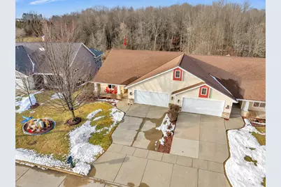 436  Maple Leaf Ct, Manitowoc, WI 54220 - Photo 37