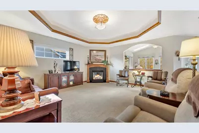 436  Maple Leaf Ct, Manitowoc, WI 54220 - Photo 9