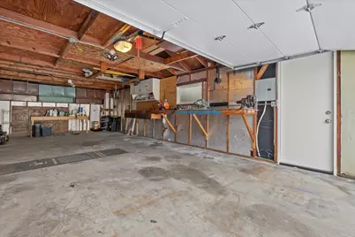 2319 E Eden Pl, Saint Francis, WI 53235 - Photo 31