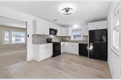 1001 E Doty Pl, Milwaukee, WI 53207 - Photo 3