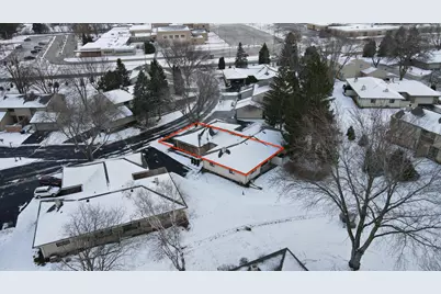 11015 N Balsam Tree Ct, Mequon, WI 53092 - Photo 25