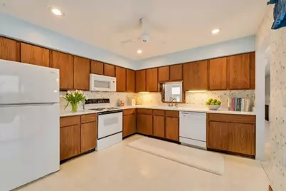 11015 N Balsam Tree Ct, Mequon, WI 53092 - Photo 7