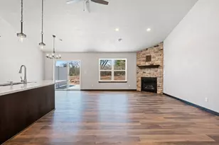 2510 Stoney Brook Ct, Manitowoc, WI 54220 - Photo 5