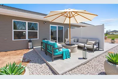 2510  Stoney Brook Ct, Manitowoc, WI 54220 - Photo 41