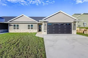 2510 Stoney Brook Ct, Manitowoc, WI 54220 - Photo 3