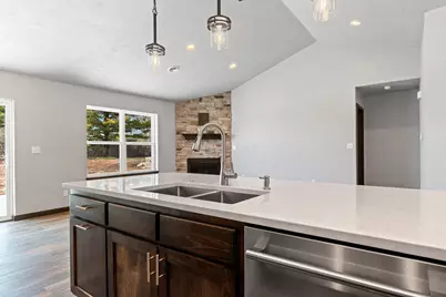 2510  Stoney Brook Ct, Manitowoc, WI 54220 - Photo 17
