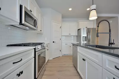 1021  Elderberry Rd, Oconomowoc, WI 53066 - Photo 15