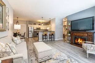 2252 W Vista Bella Dr, Oak Creek, WI 53154 - Photo 3