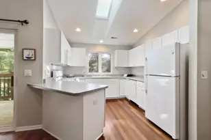 91 Potawatomi Rd, Williams Bay, WI 53191 - Photo 5