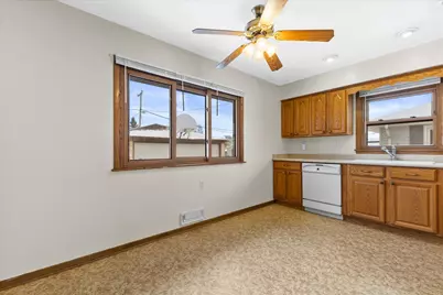 5944 S Swift Ave, Cudahy, WI 53110 - Photo 7