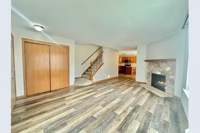 335  Nicole Ct, Pewaukee, WI 53072 - Photo 3